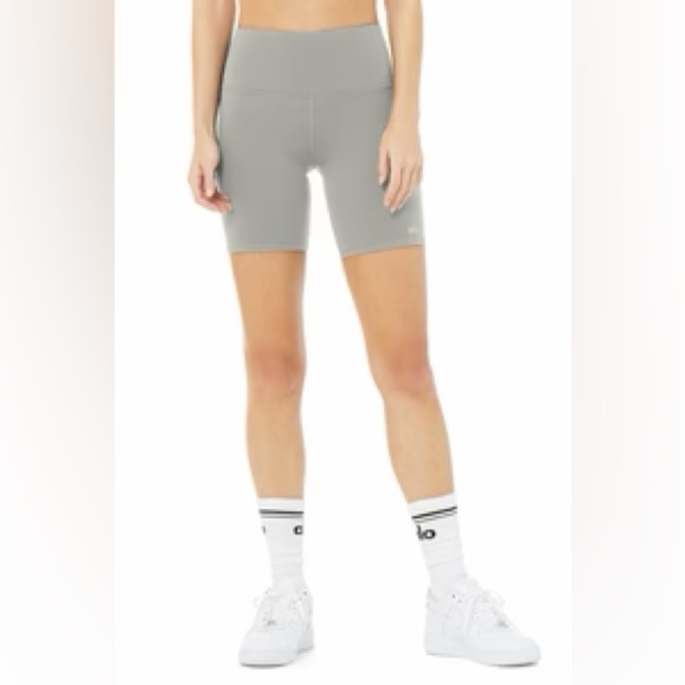 Alo 7" High-Waist Biker Short - Sterling